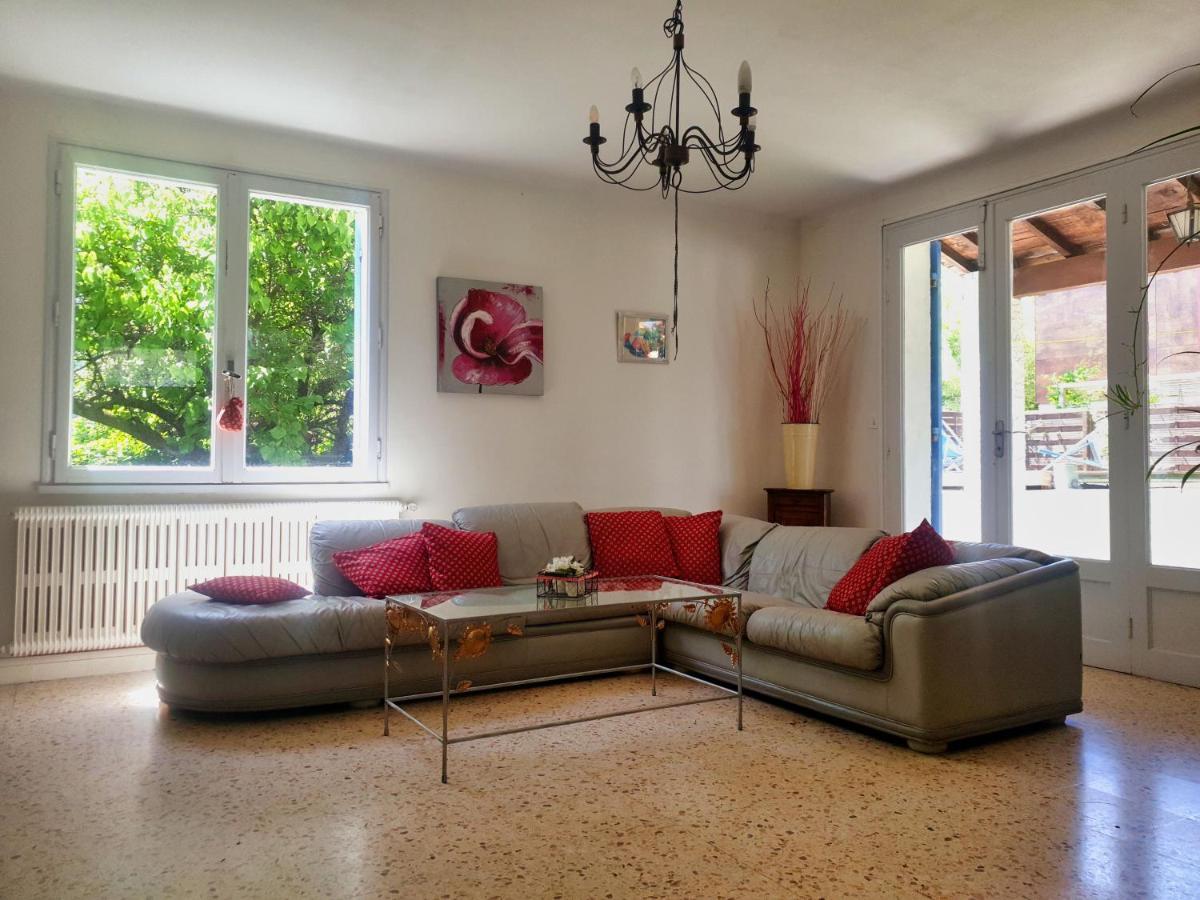 Villa Calme, Climatisee, Piscine, A 2 Pas Du Centre LʼIsle-sur-la-Sorgue Eksteriør billede